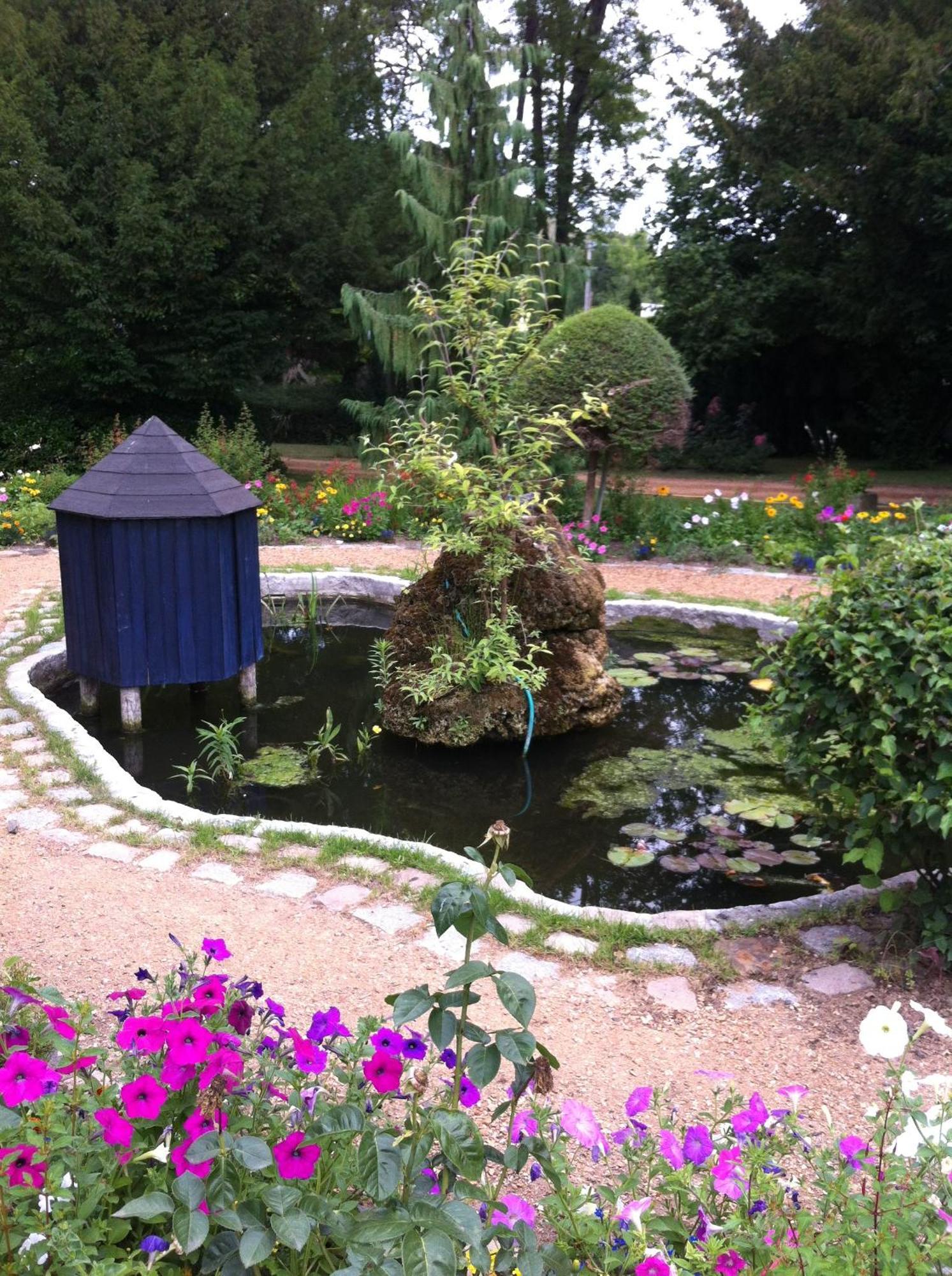 Au Fond De La Cour Bed & Breakfast Veyre-Monton Luaran gambar