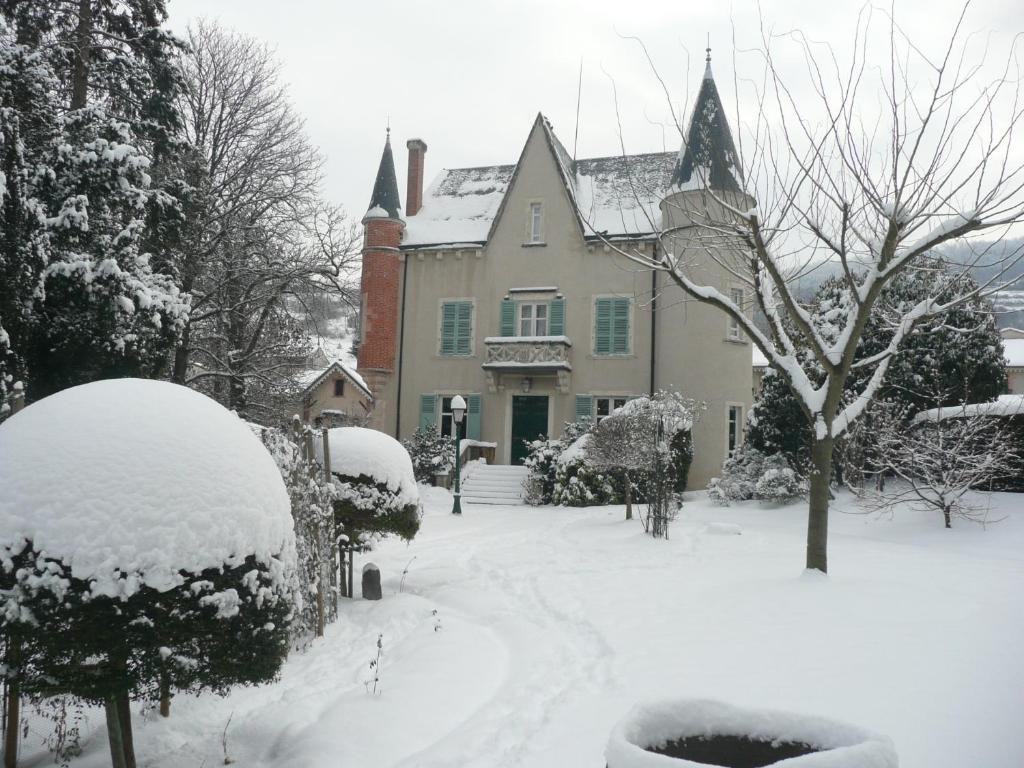 Au Fond De La Cour Bed & Breakfast Veyre-Monton Luaran gambar